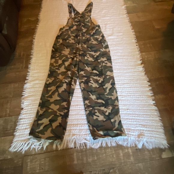 Men’s Camo Jean Overalls Size M Vintage NWOT - Picture 2 of 16